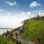 Vacation Escape - Elegant Barranco Stay Near Beach & Art