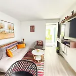 Vacation Escape - Elegant Barranco Stay Near Beach & Art