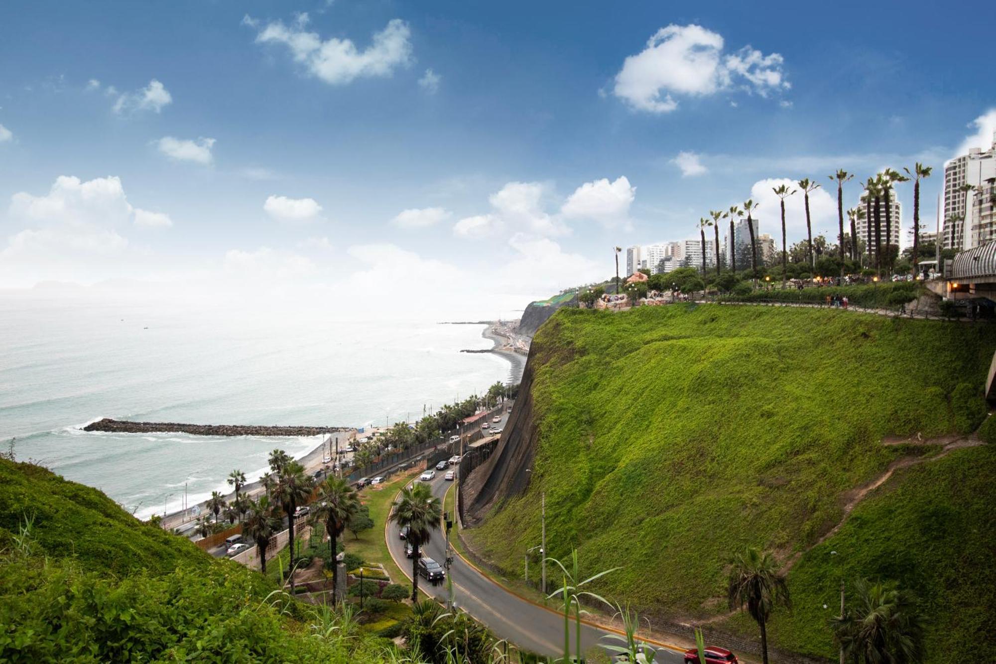 Vacation Escape - Elegant Barranco Stay Near Beach & Art Apartment *