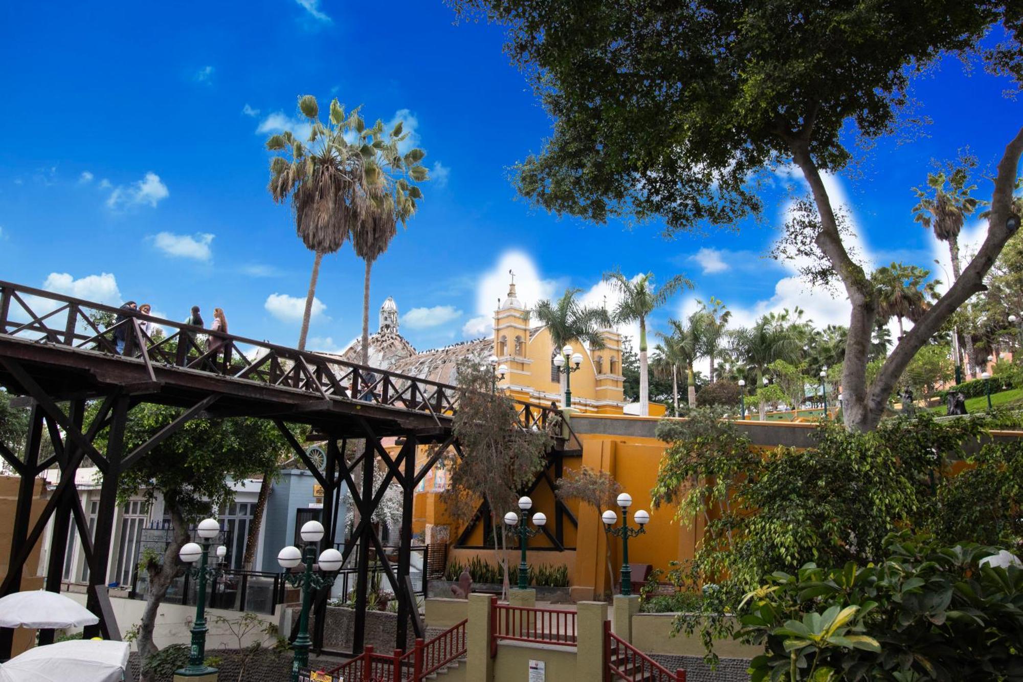 Vacation Escape - Elegant Barranco Stay Near Beach & Art Lima