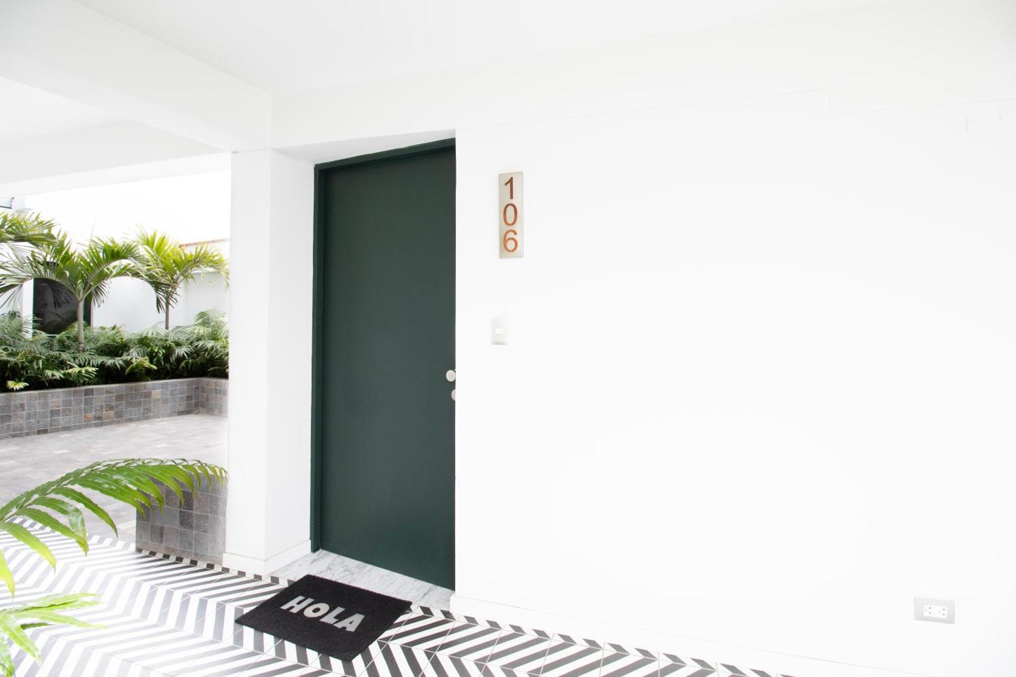 Apartment Vacation Escape - Elegant Barranco Stay Near Beach & Art