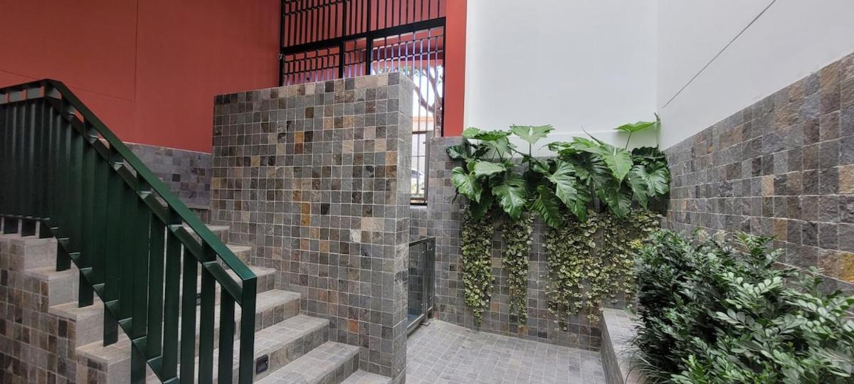 Apartment Vacation Escape - Elegant Barranco Stay Near Beach & Art
