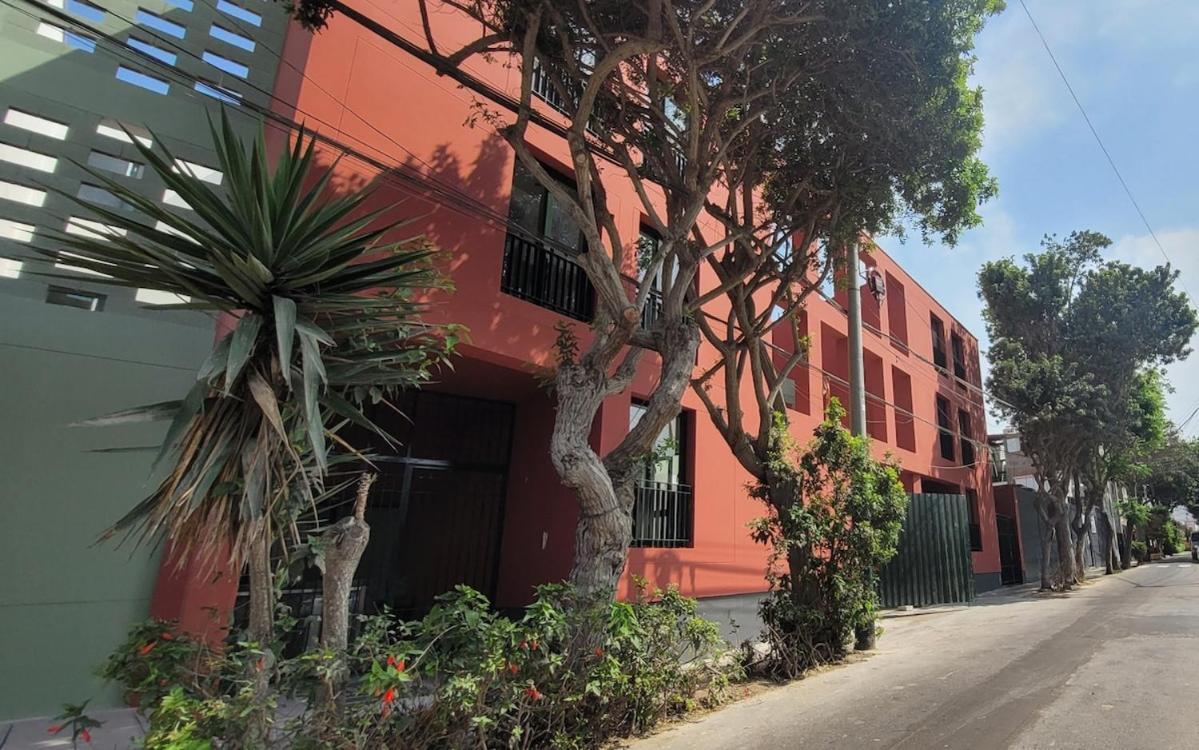 Vacation Escape - Elegant Barranco Stay Near Beach & Art
