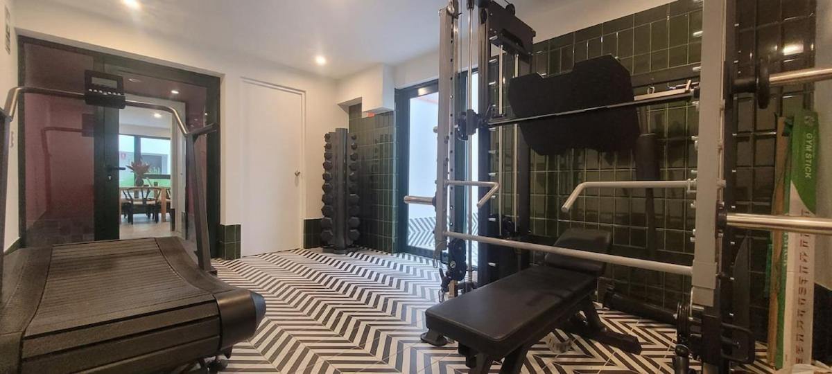 Apartment Vacation Escape - Elegant Barranco Stay Near Beach & Art *