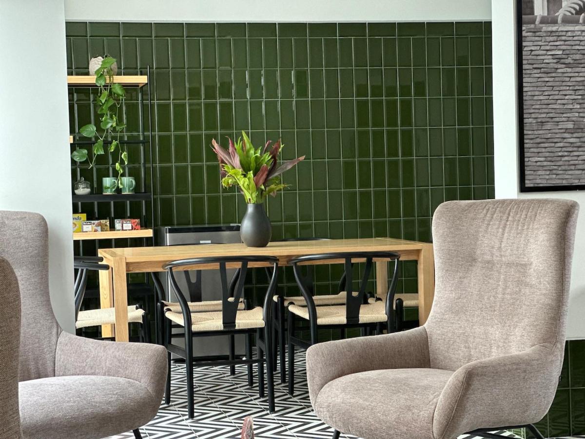 Vacation Escape - Elegant Barranco Stay Near Beach & Art