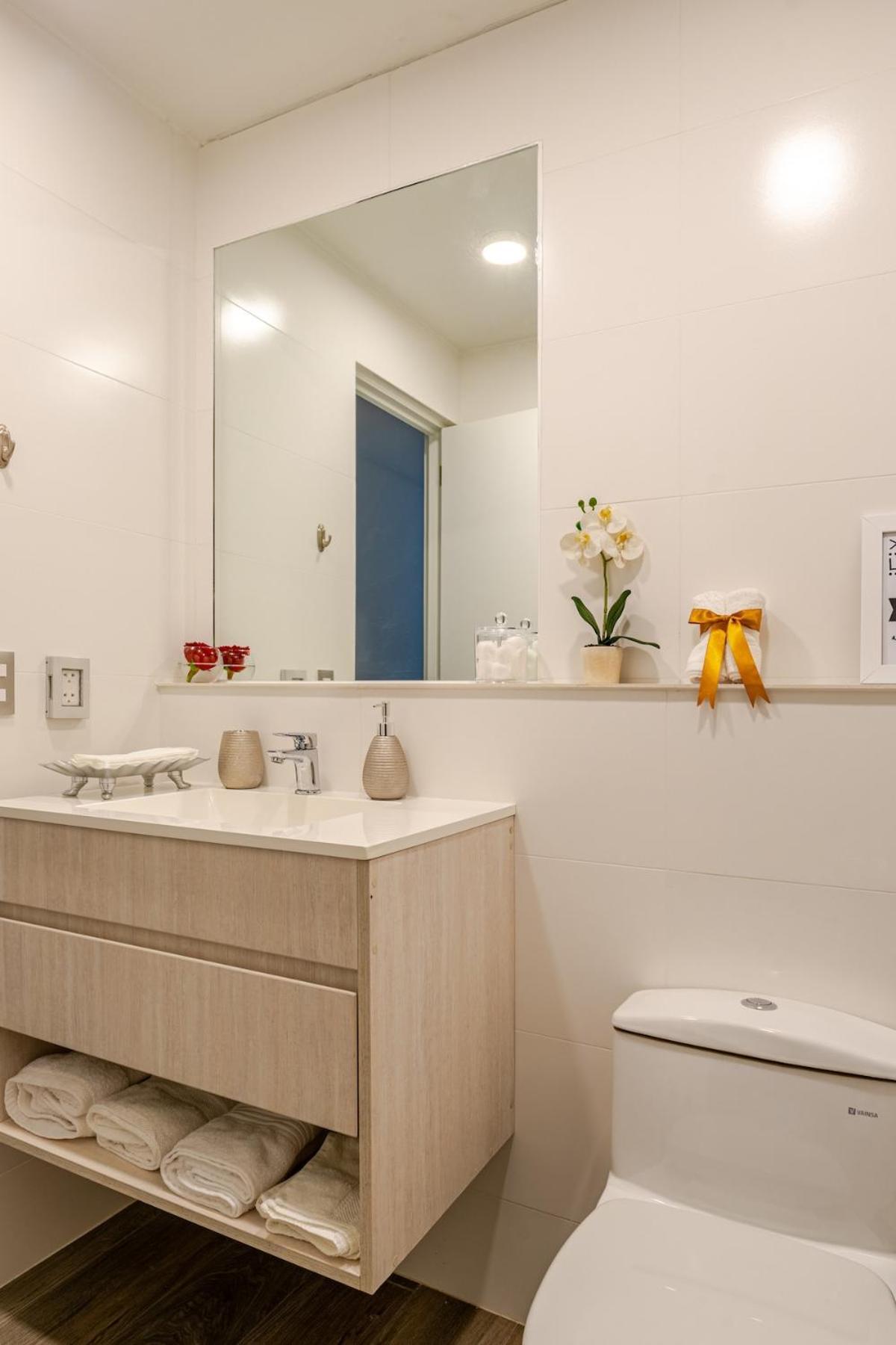 Vacation Escape - Elegant Barranco Stay Near Beach & Art Apartment